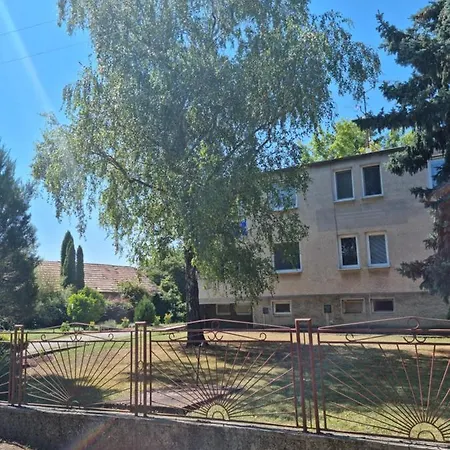 Na Hlavnej Strekov